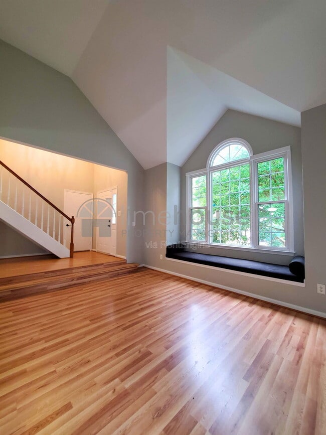 Photo - 909 Brandon Quay