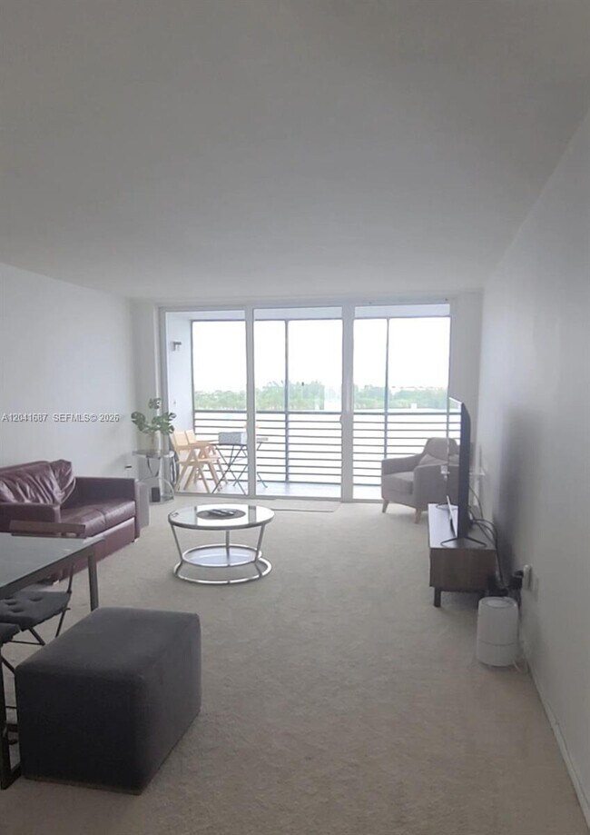 Photo - 1075 NE Miami Gardens Dr Unit 708