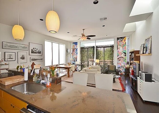 Photo - 508 E 53rd St Unidad 201 Rental