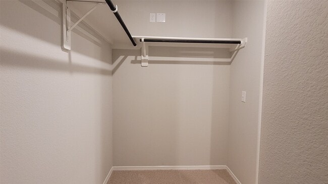 Building Photo - 526 Dalloway St