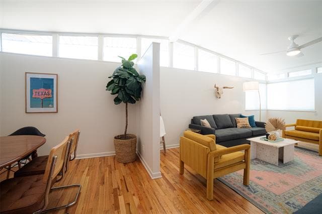 Photo - 3259 Binyon St