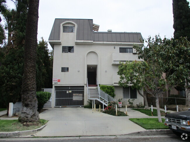 Building Photo - 3640 Westwood Blvd Rental