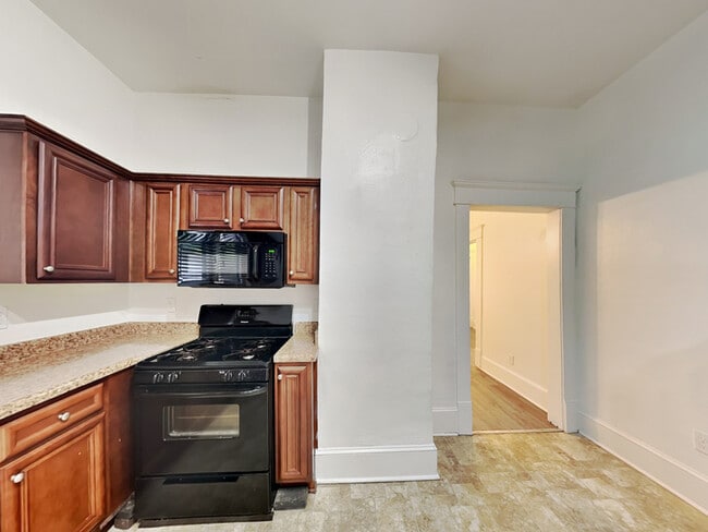 Photo - 2390 Cross St NW