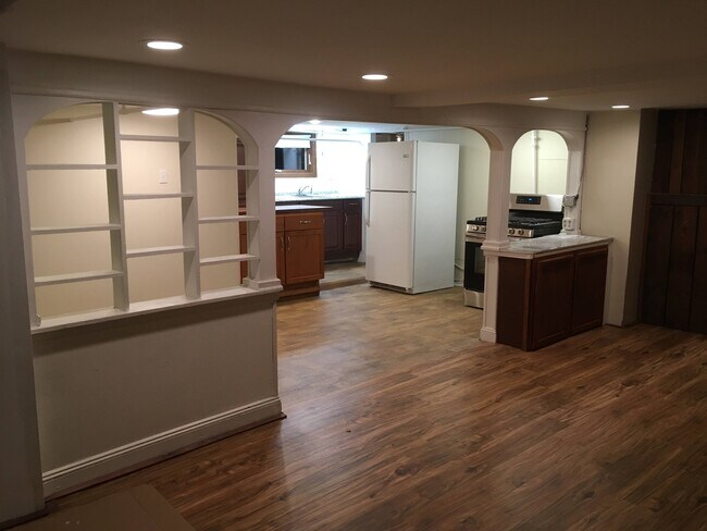 Photo - 141 Broad St Apartments Unit A
