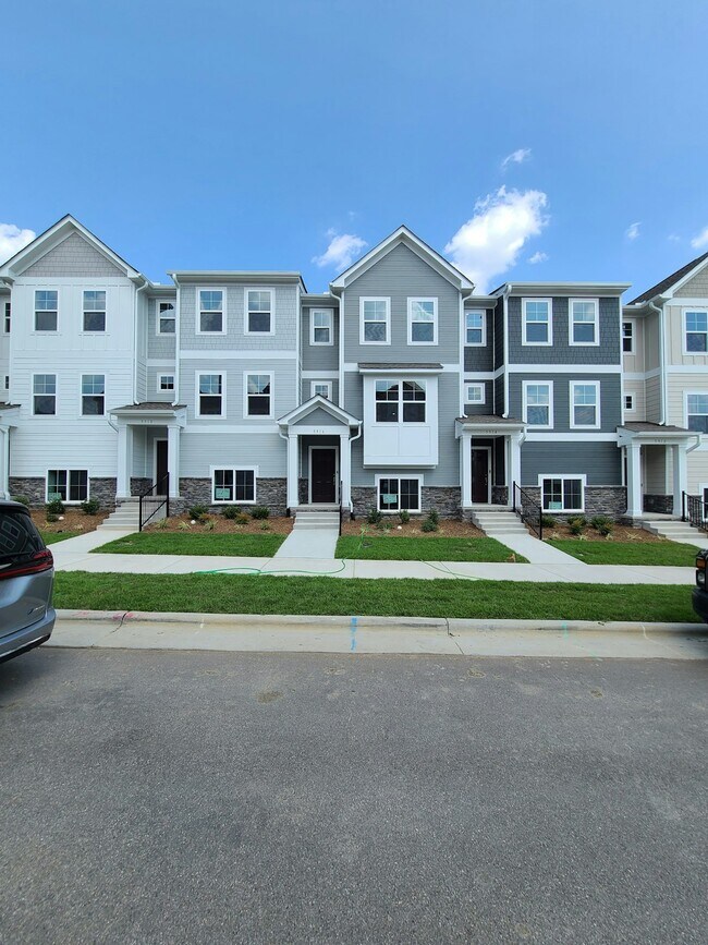 Photo - 5916 Kayton St