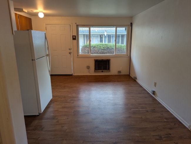 Building Photo - 6542 Ravenna Ave NE Rental