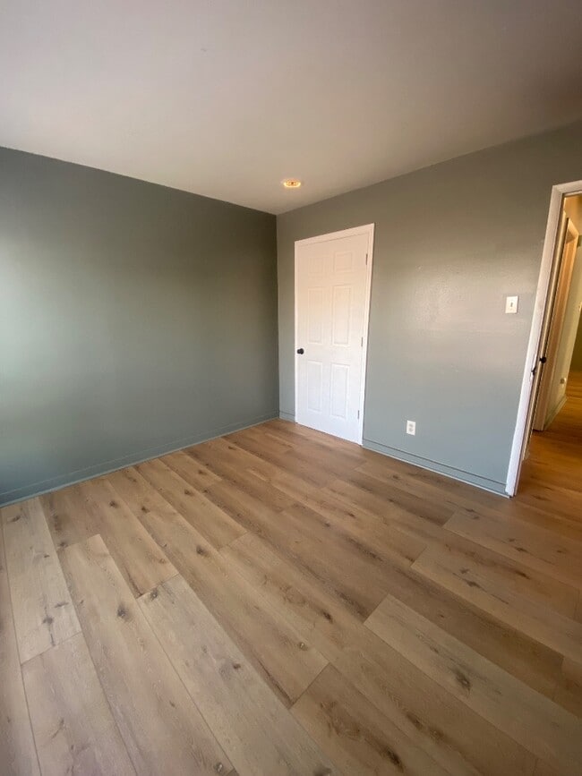 Photo - 3725B Morganford