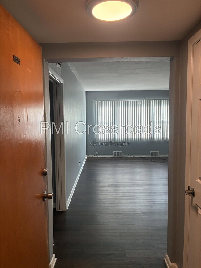 Photo - 16015 Van Aken Blvd Unit 204