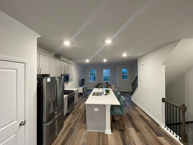 Room in Townhome on Astor Elgin St