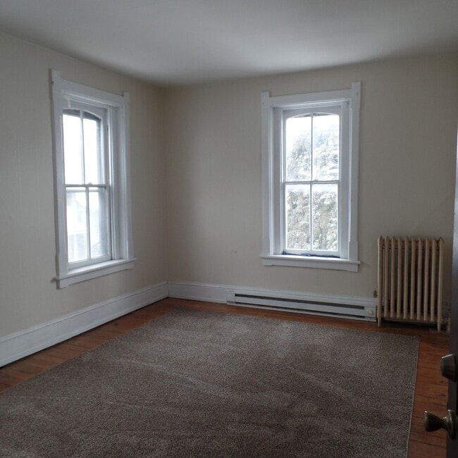Building Photo - 321-323 Bishop Street (E) Unit 321-2