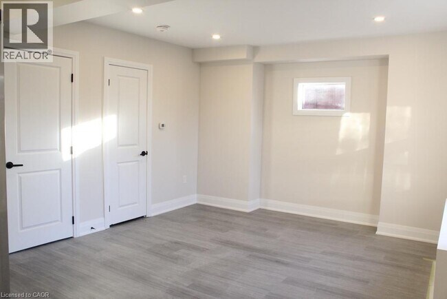 Photo - 155 Prospect St N