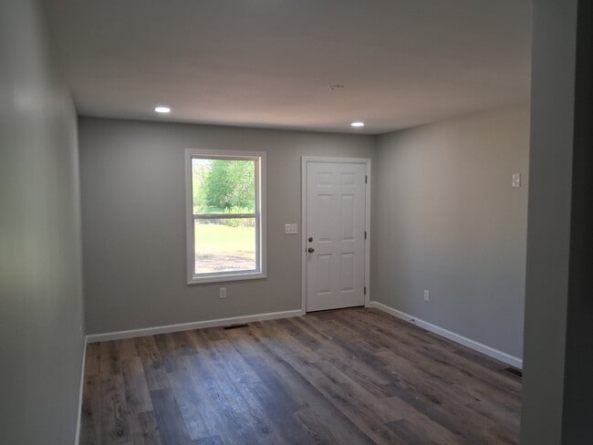 Photo - 209 Ryan Dr Unit A