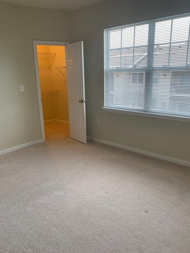 Photo - LOVELY TOP LEVEL CONDO IN GERMANTOWN Unit 402