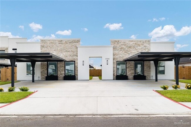 Building Photo - 16 Selena St Unit 2