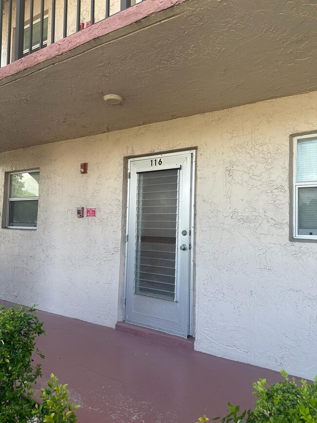 Building Photo - 225 Bonnie Blvd Unit 116 Rental