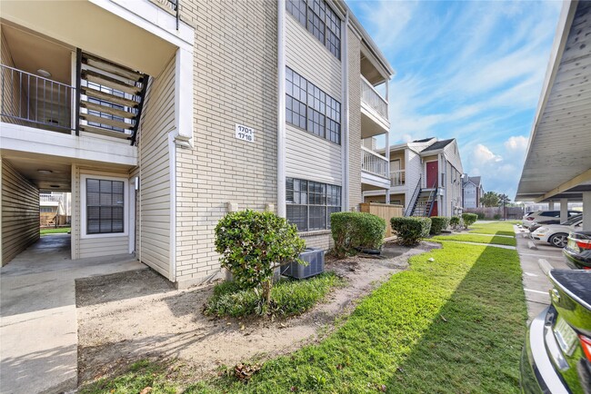 Photo - 2750 Holly Hall St Unit 1706