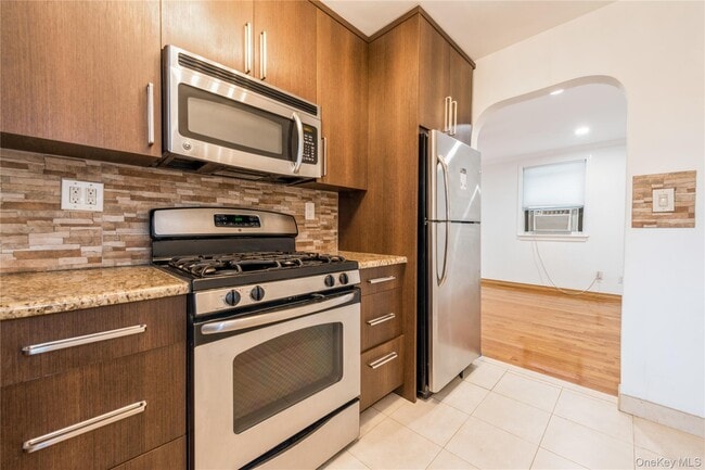 Photo - 260-40-260-74 74th Ave Unidad 2nd Fl