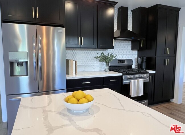 Photo - 13123 Magnolia Blvd