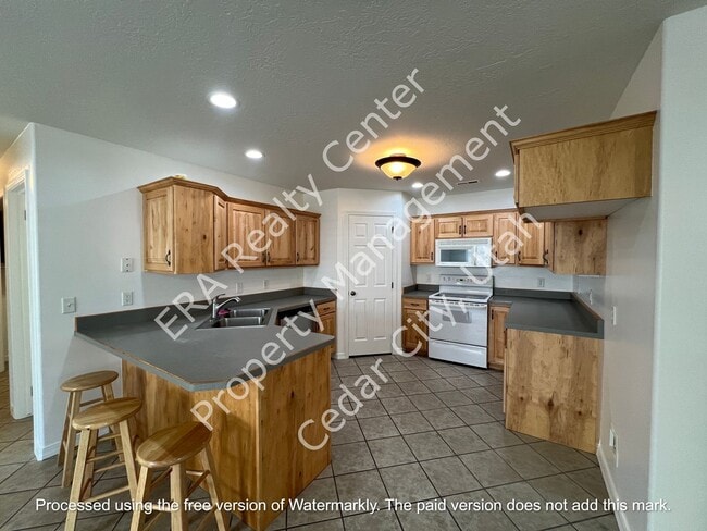 Photo - 159 E 820 S