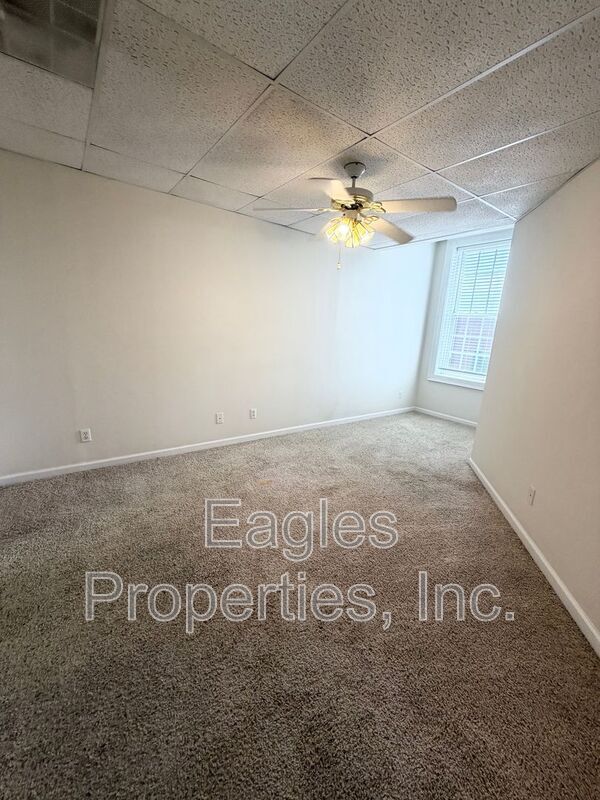 Photo - 103 N Center