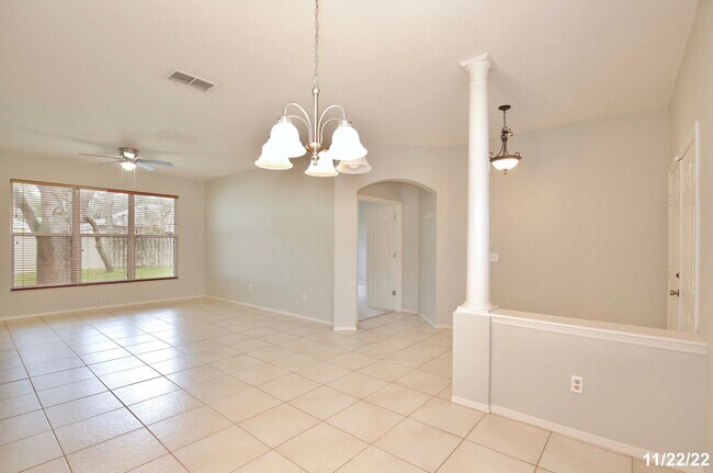 Photo - Beautiful 3/2 Spacious Home with a Large B...