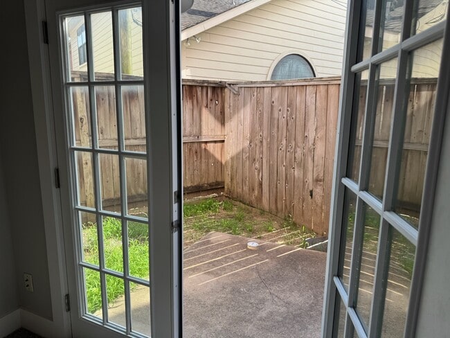 Photo - 9716 Linkmeadow Ln