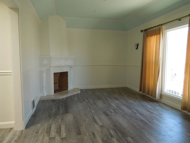 Photo - 178 Scotia Ave