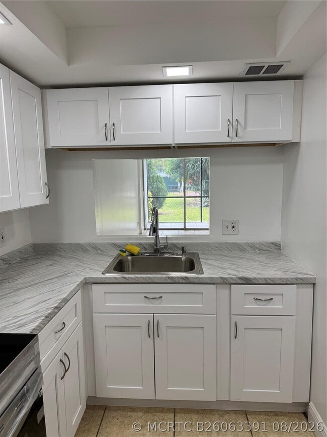 Photo - 115 Royal Pk Dr Unit 1F