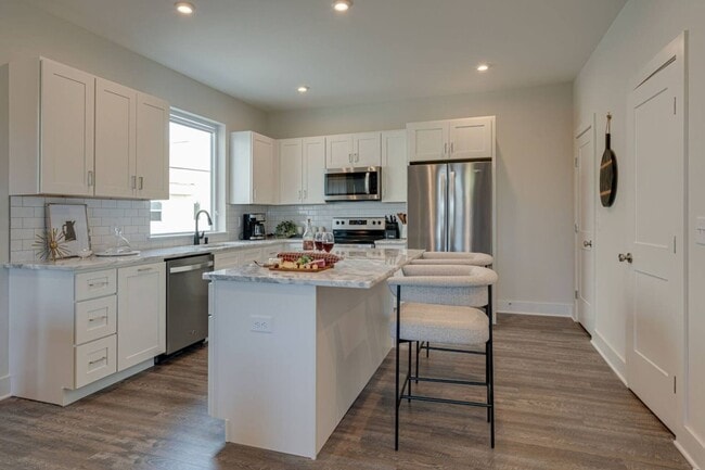 Photo - 5627 Lenox Ave