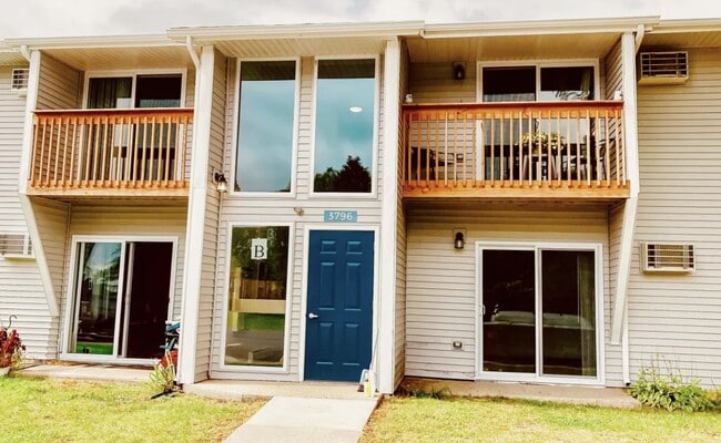 Building Photo - 3796 S Ravenna Rd