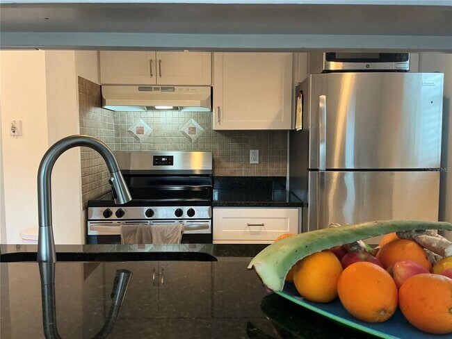 Photo - 2525 W Bay Dr Unidad E14