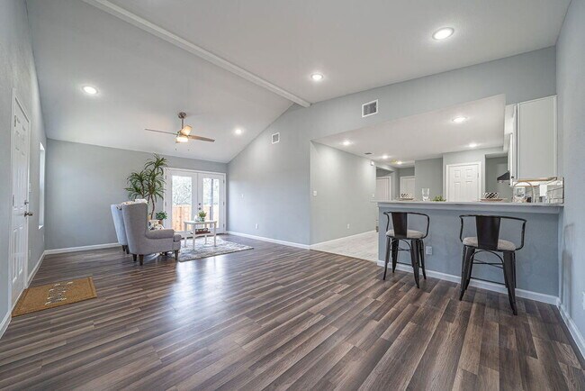 Photo - 474 Ridge Haven St