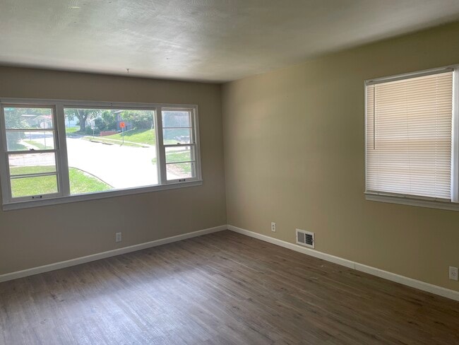 Photo - Blondo street Unit 7526