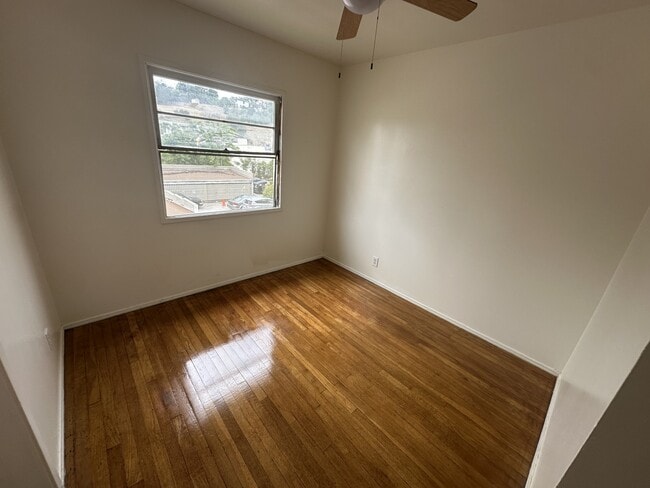Photo - 2441 Silver Lake Blvd Unidad 2441-D