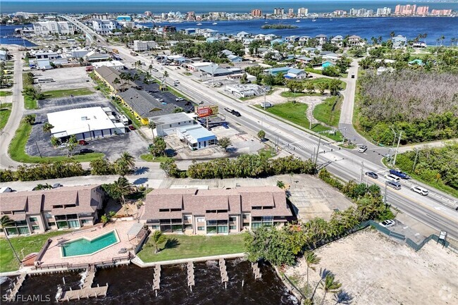 Building Photo - 898 Buttonwood Dr Unit 104 Rental