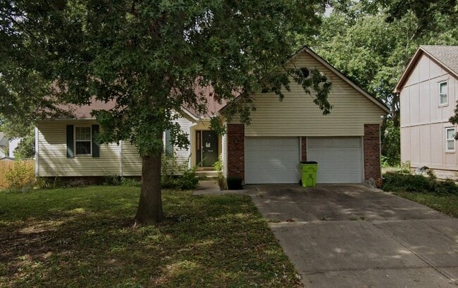 Building Photo - 401 Kimberly Dr