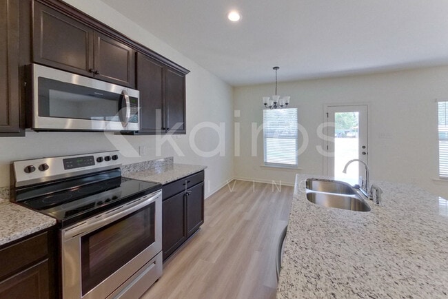 Photo - 100 Foggy Ln