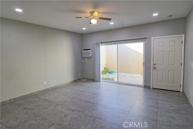 Building Photo - 707 E Chuckwalla Rd Unit 10