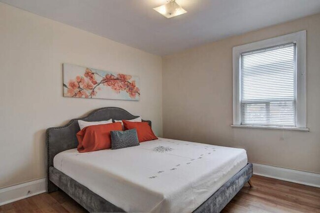 Photo - Donlands Apartments Unit 1 Bedroom