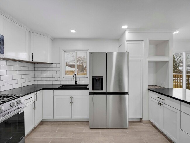 Photo - 10606 S Vernon Ave