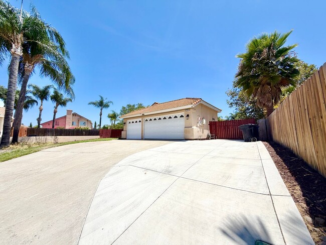 Photo - Cul-de-Sac 3 Bedroom 2 Bathroom Home with SOLAR, 3-Car Garage & LARGE Backyard
