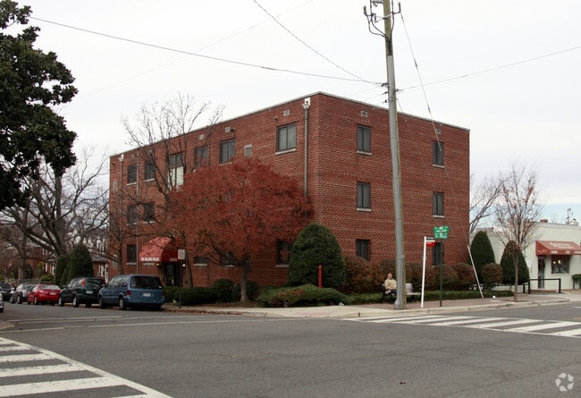 Del Rey Nelson Apartments - Del Rey Nelson Apartments