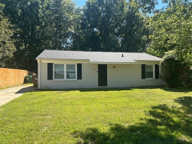 Building Photo - 1704 Gavin Dr Rental
