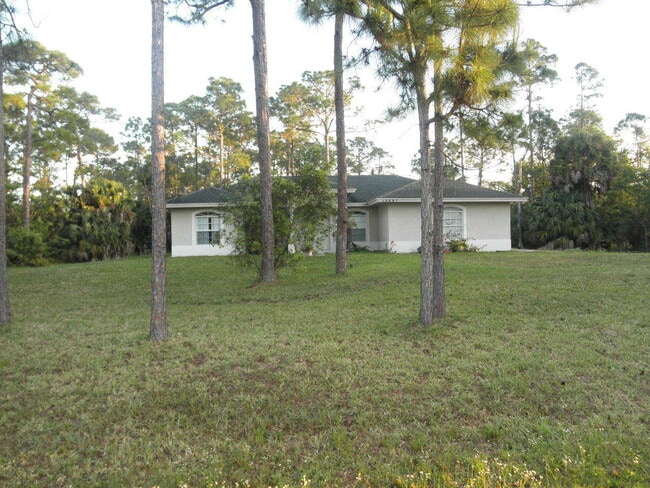 Building Photo - One Acre Ranch Home