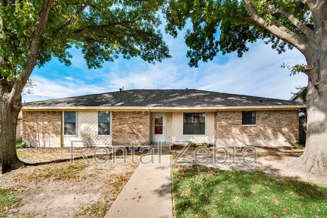 Building Photo - 500 Woodhollow Dr Rental