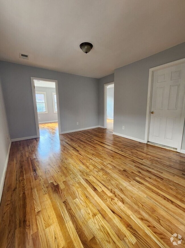 Building Photo - Donnel Horne Unit 3rd Fl Rental
