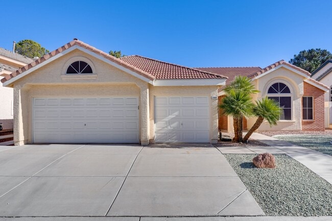 Beautiful Single Story Home ! - Beautiful Single Story Home !