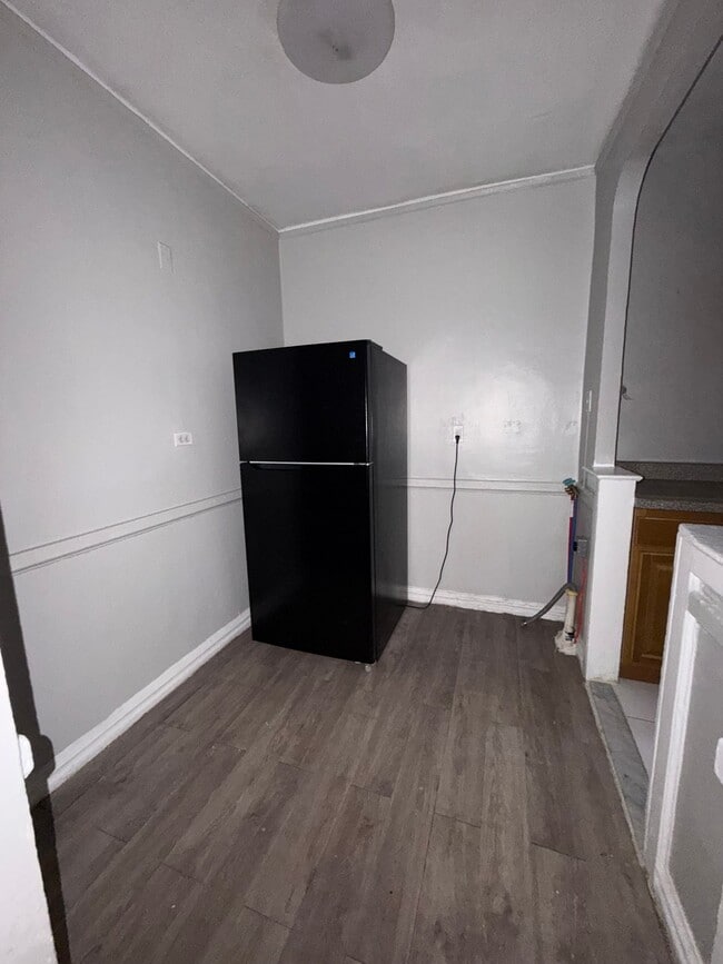 Photo - 253 E 181st St Unit 1