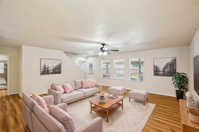 21127 Fox Orchard Ct
