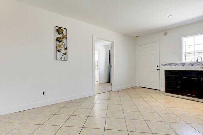 Photo - 8852 Morehart Ave